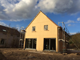 une nouvelle maison en cours de construction 